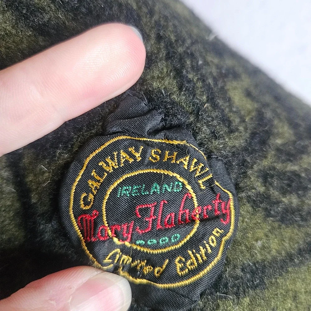 Mary Flaherty Galway Shawl Ireland 100% Lambswool Celtic Knot Green Limited